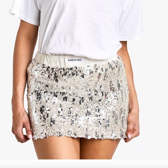 Boohoo Dresses & Skirts - Boohoo Sequin Satin Waistband Mini Skirt - Size 10 - NWT